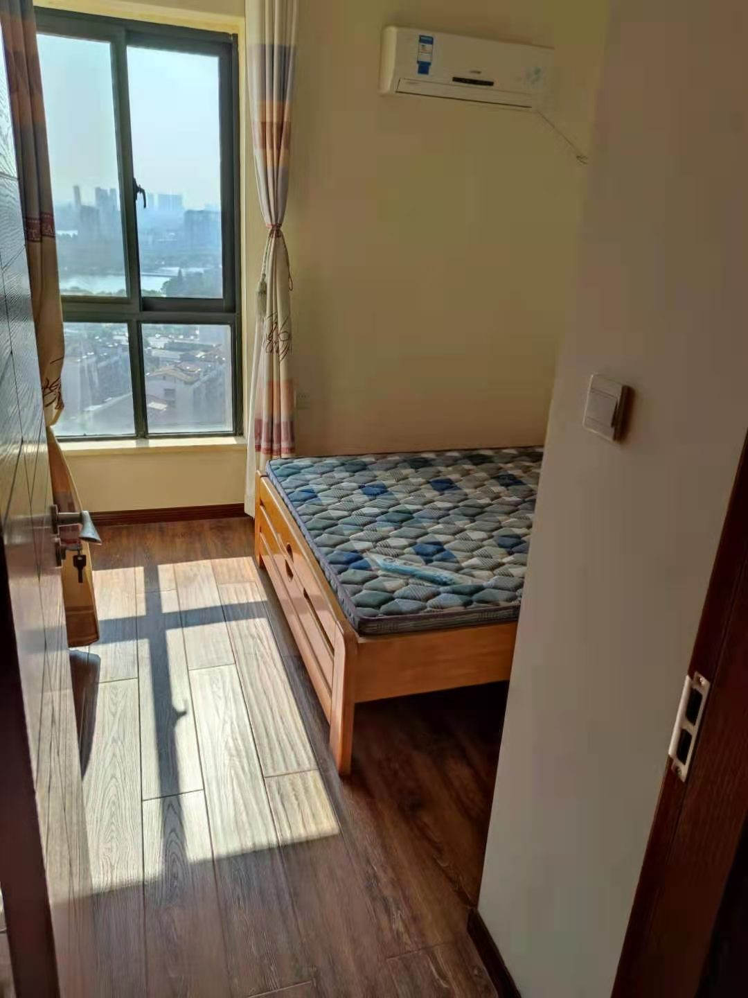 荆州市沙市区长港路未来馨居小区5、6、7栋2单元2202号房地产拍卖公告(图4)