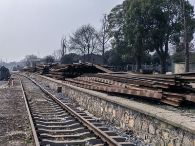 荆州市地方铁路有限公司所属的废旧钢轨及金属废料一批
